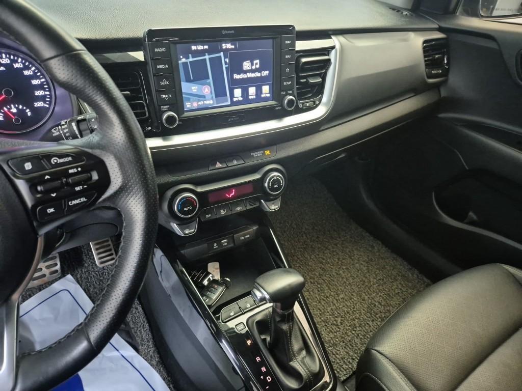 KIA Stonic - Vista 9