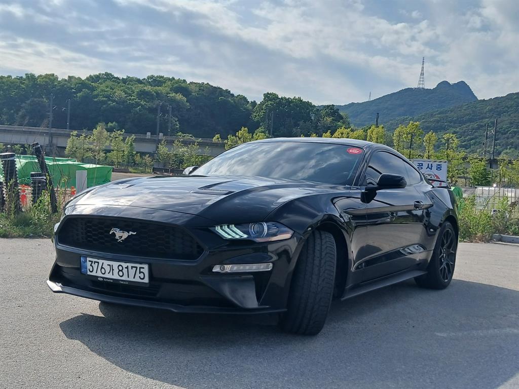 Ford Mustang 2023 Negro - Importación desde Corea - HF Imports Iquique - Foto 1