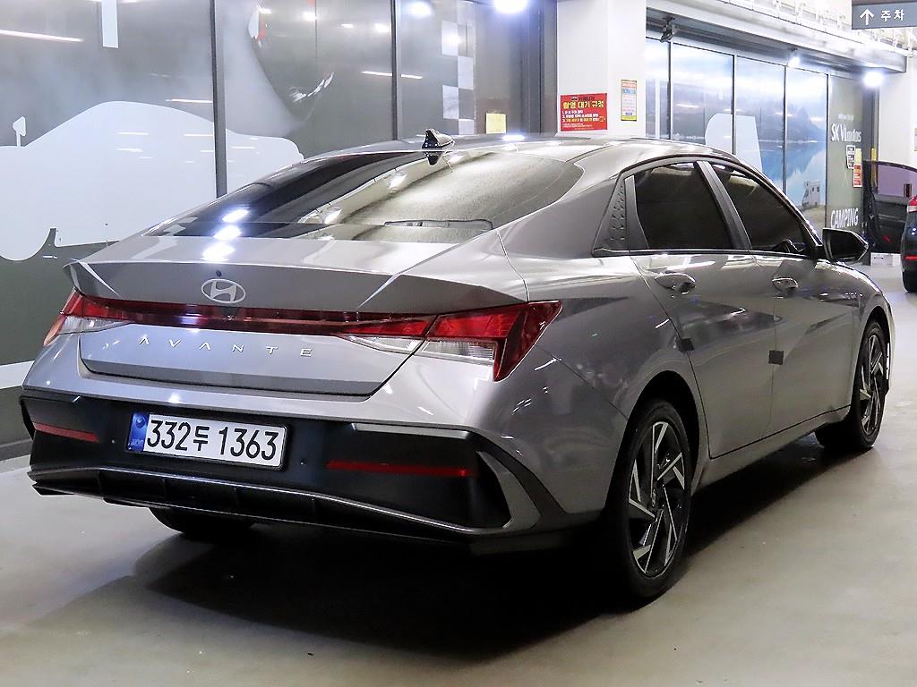 HYUNDAI Avante - Vista 4