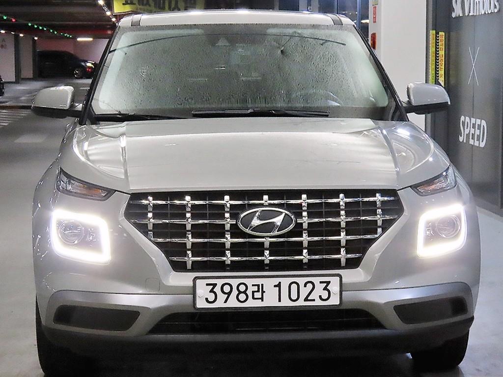 HYUNDAI Venue - Vista 2
