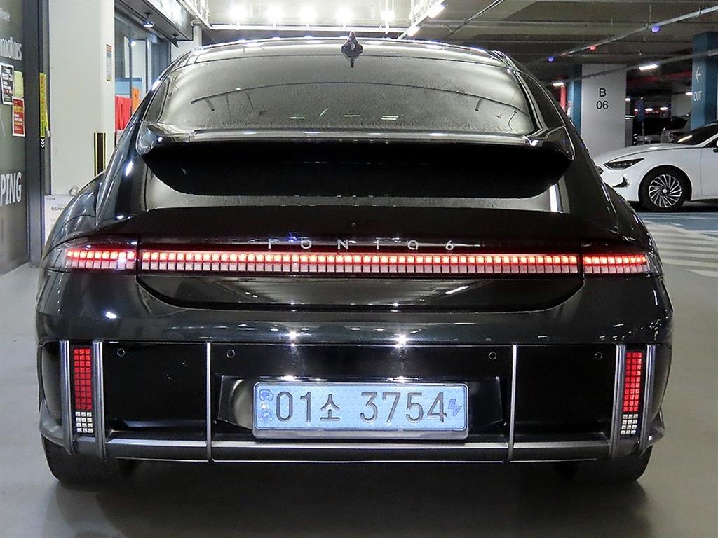 HYUNDAI Ioniq 6 - Vista 5