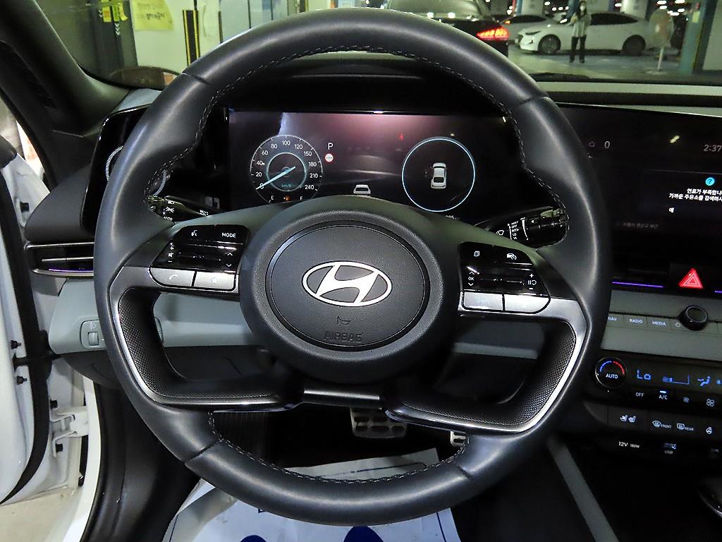 HYUNDAI Avante - Vista 8