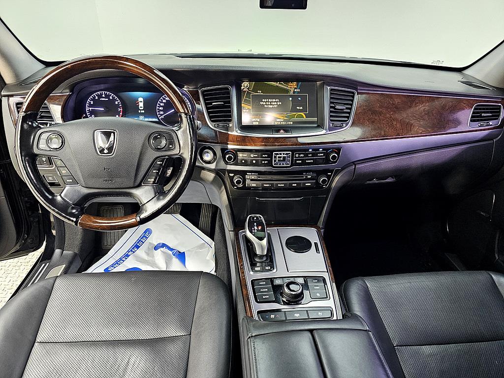 HYUNDAI Equus - Vista 5