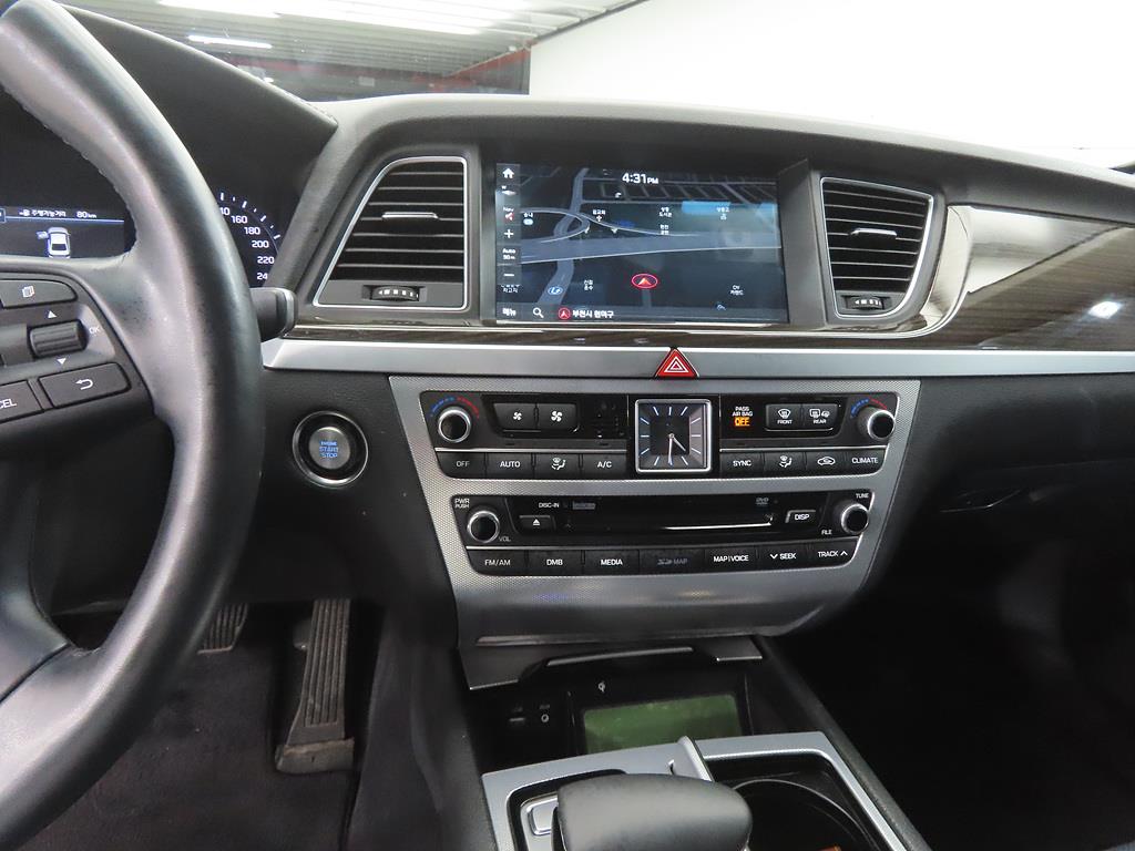 Genesis G80 - Vista 10