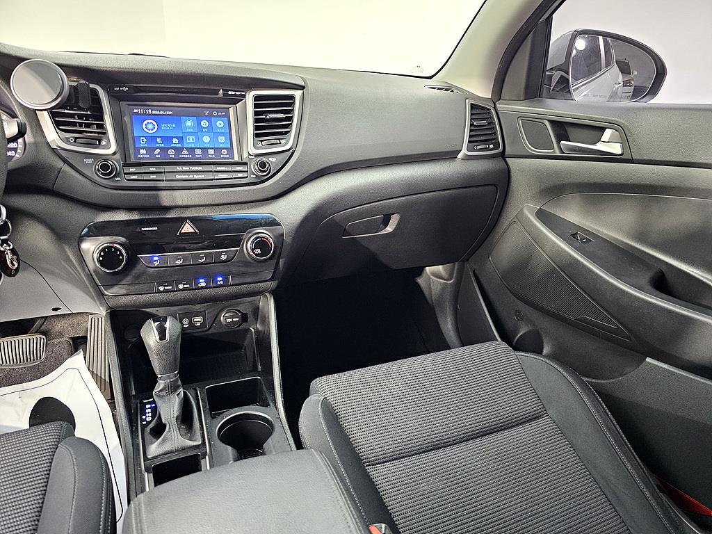 HYUNDAI Tucson - Vista 10