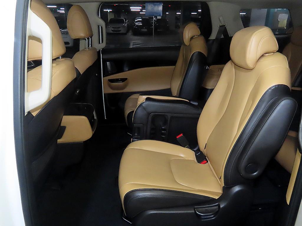 KIA Carnival - Vista 7