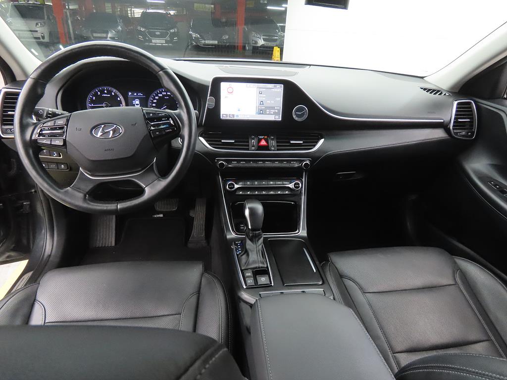 HYUNDAI Grandeur - Vista 7