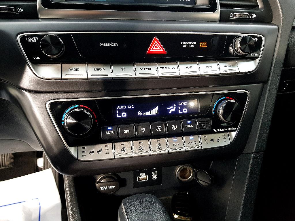HYUNDAI Sonata - Vista 12
