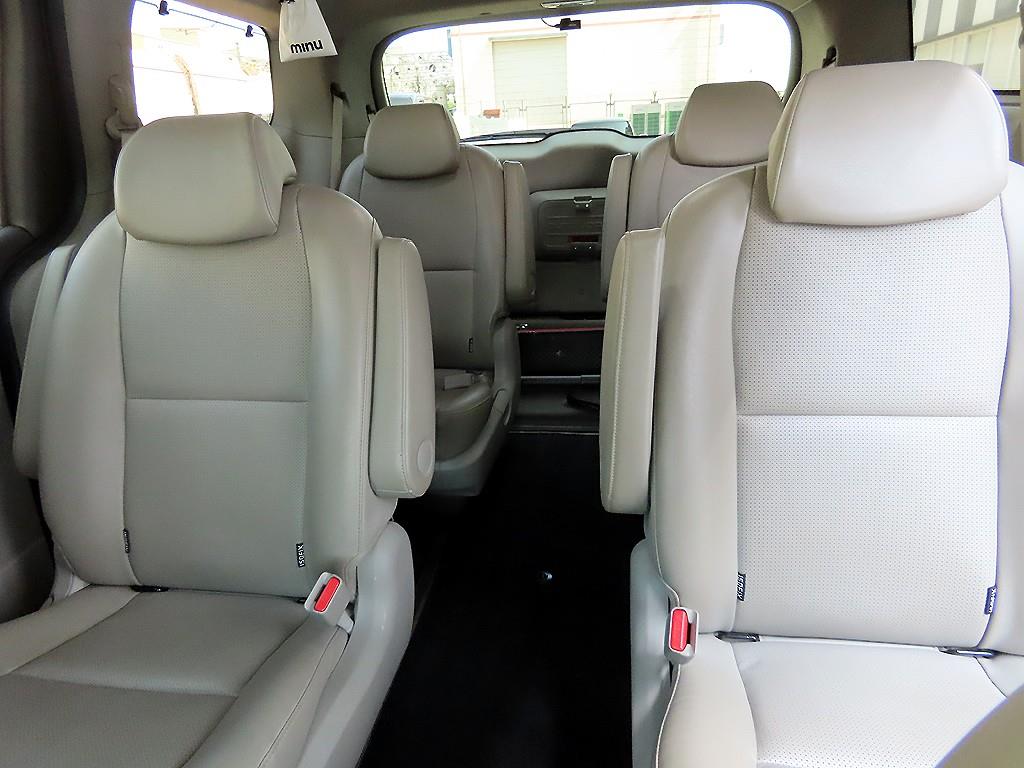 KIA Carnival - Vista 7