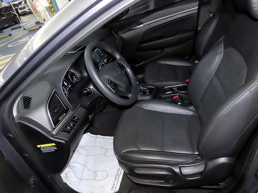 HYUNDAI Avante - Vista 6