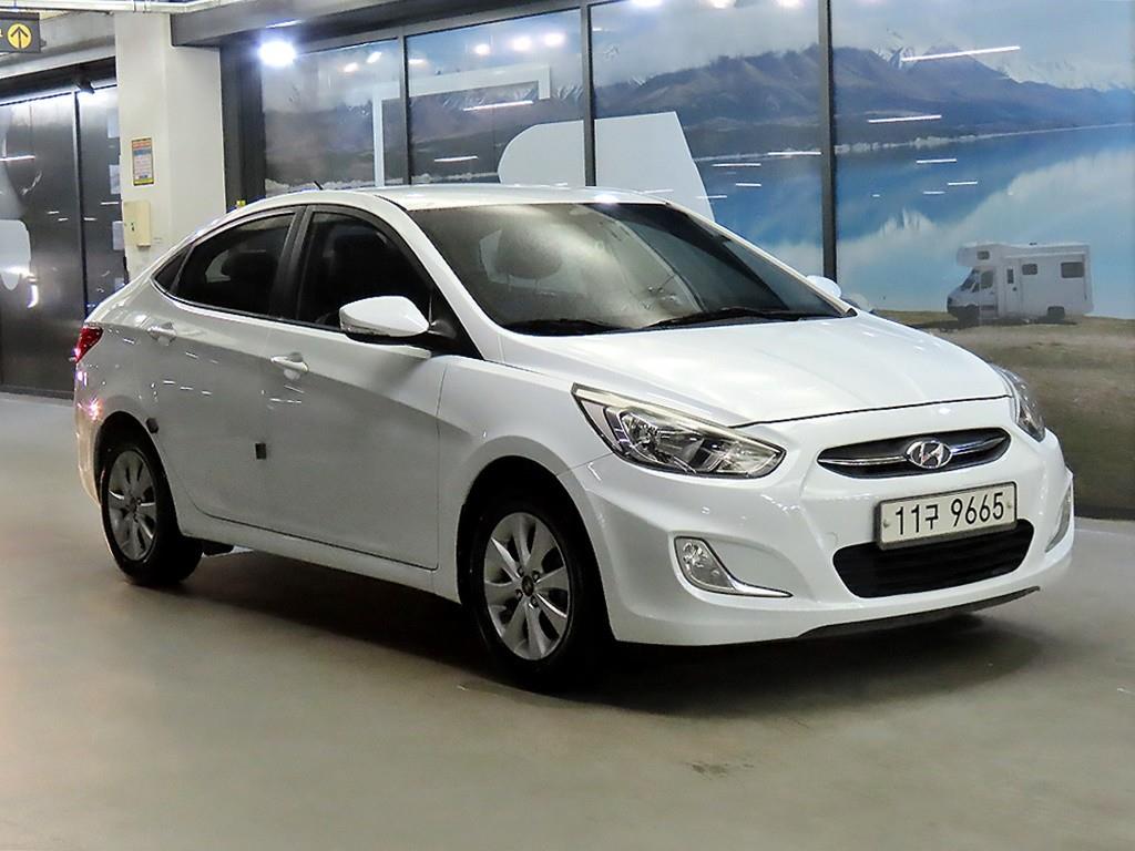 HYUNDAI Accent 2016 Blanco - Importación desde Corea - HF Imports Iquique - Foto 1
