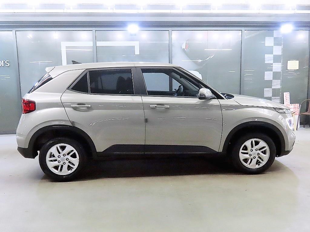 HYUNDAI Venue - Vista 3