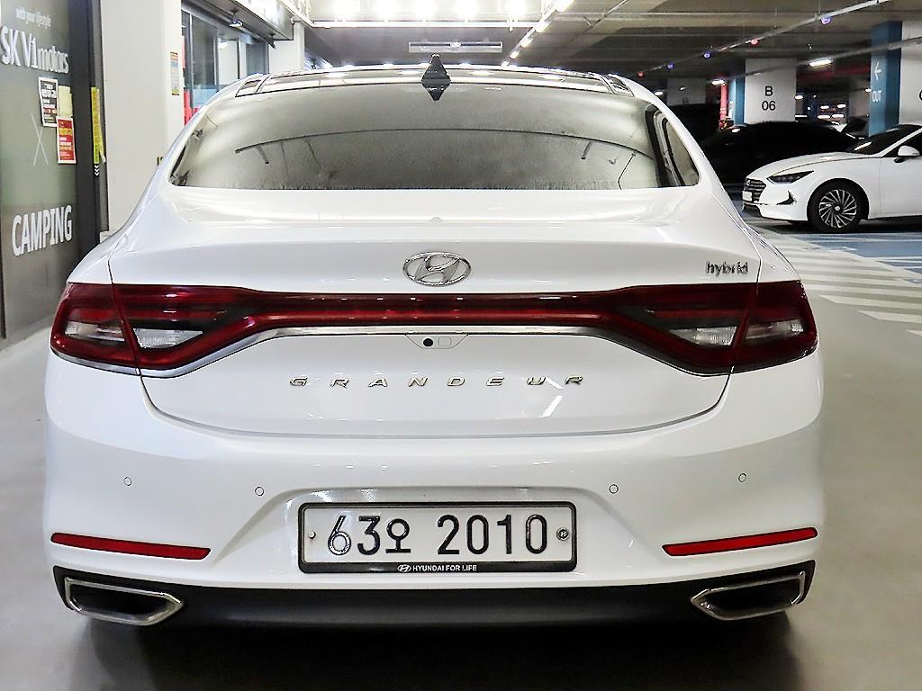HYUNDAI Grandeur - Vista 5