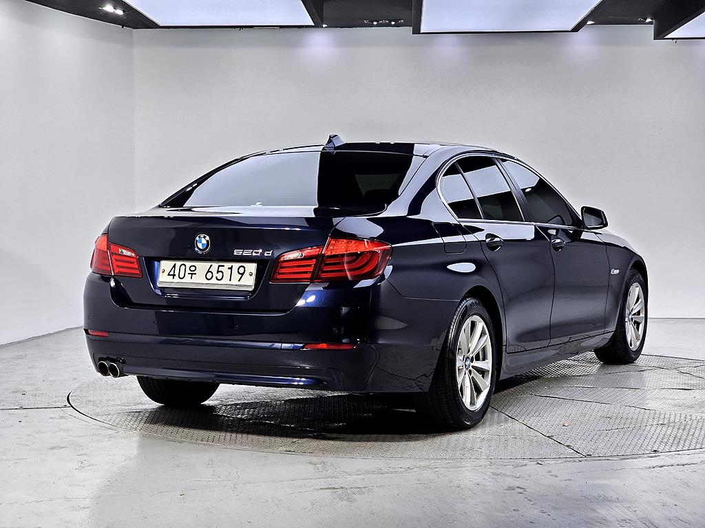 BMW 5 Series - Vista 4