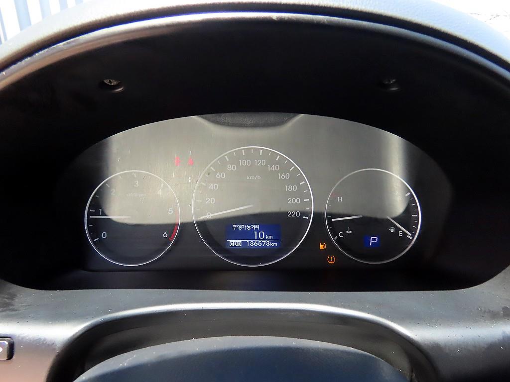HYUNDAI Starex - Vista 9