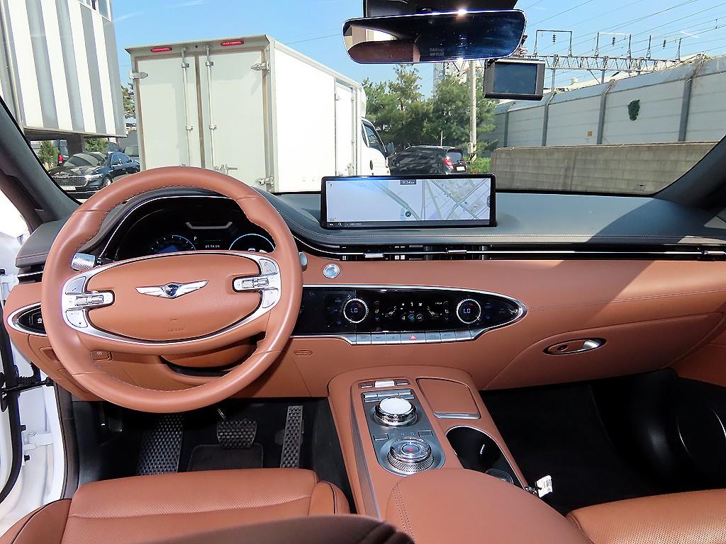 Genesis GV70 - Vista 7