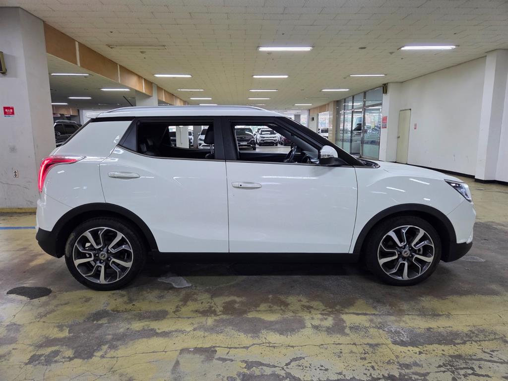 Ssangyong Tivoli - Vista 5