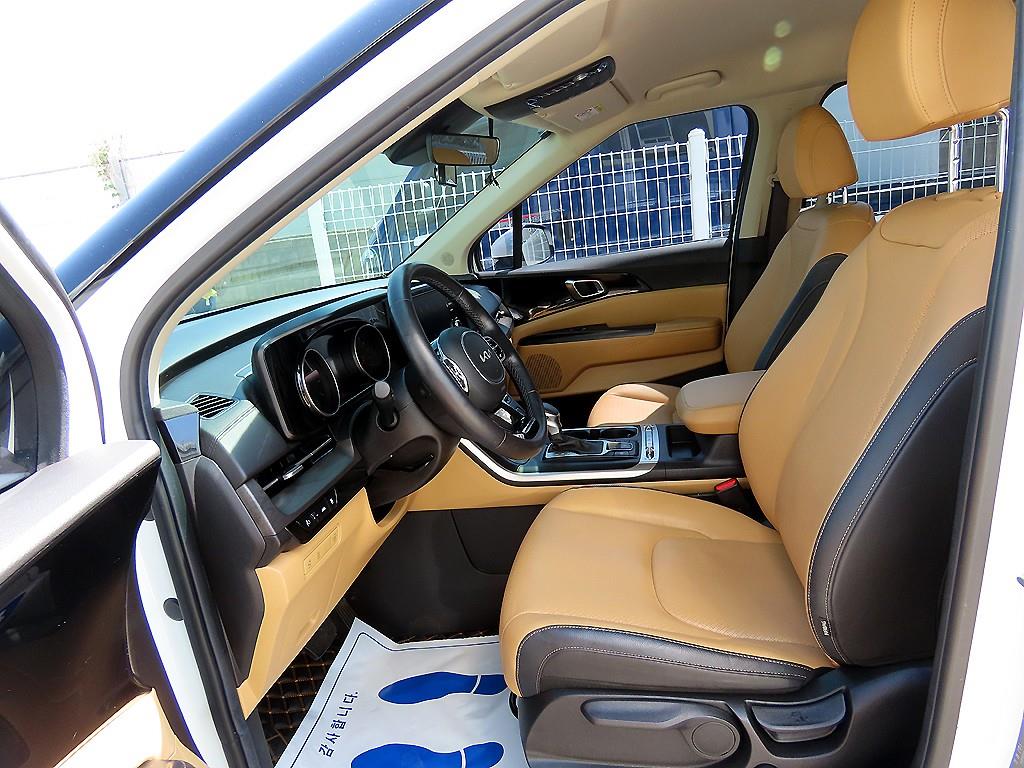 KIA Carnival - Vista 5