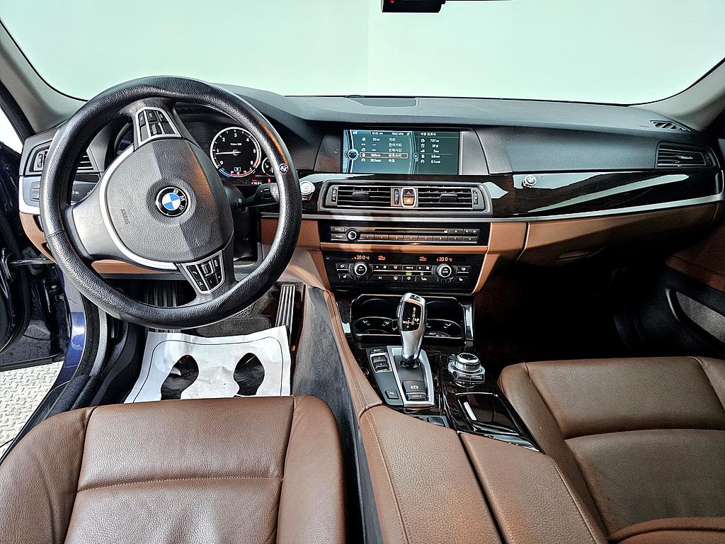 BMW 5 Series - Vista 5