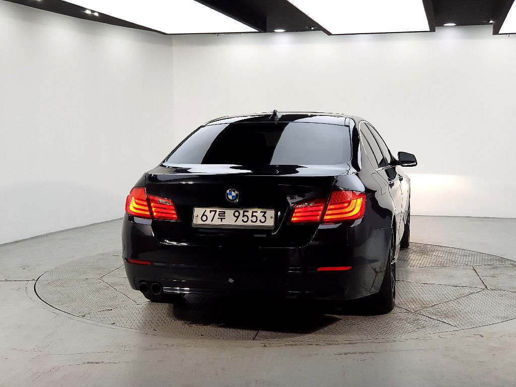 BMW 5 Series - Vista 3