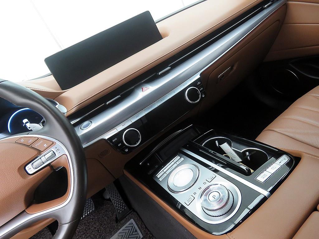 Genesis G80 - Vista 10