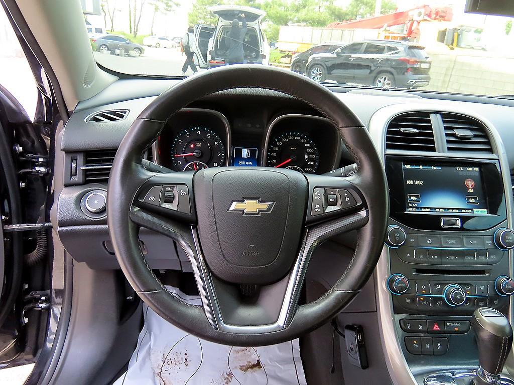 Chevrolet Malibu - Vista 8