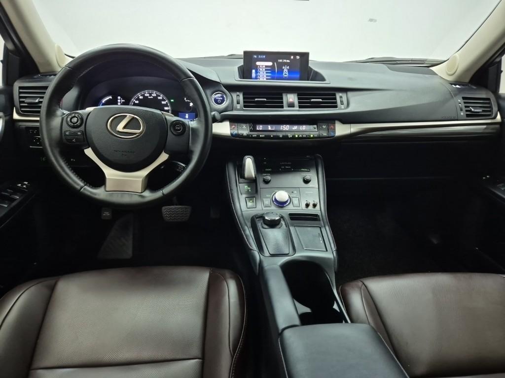 Lexus CT - Vista 7