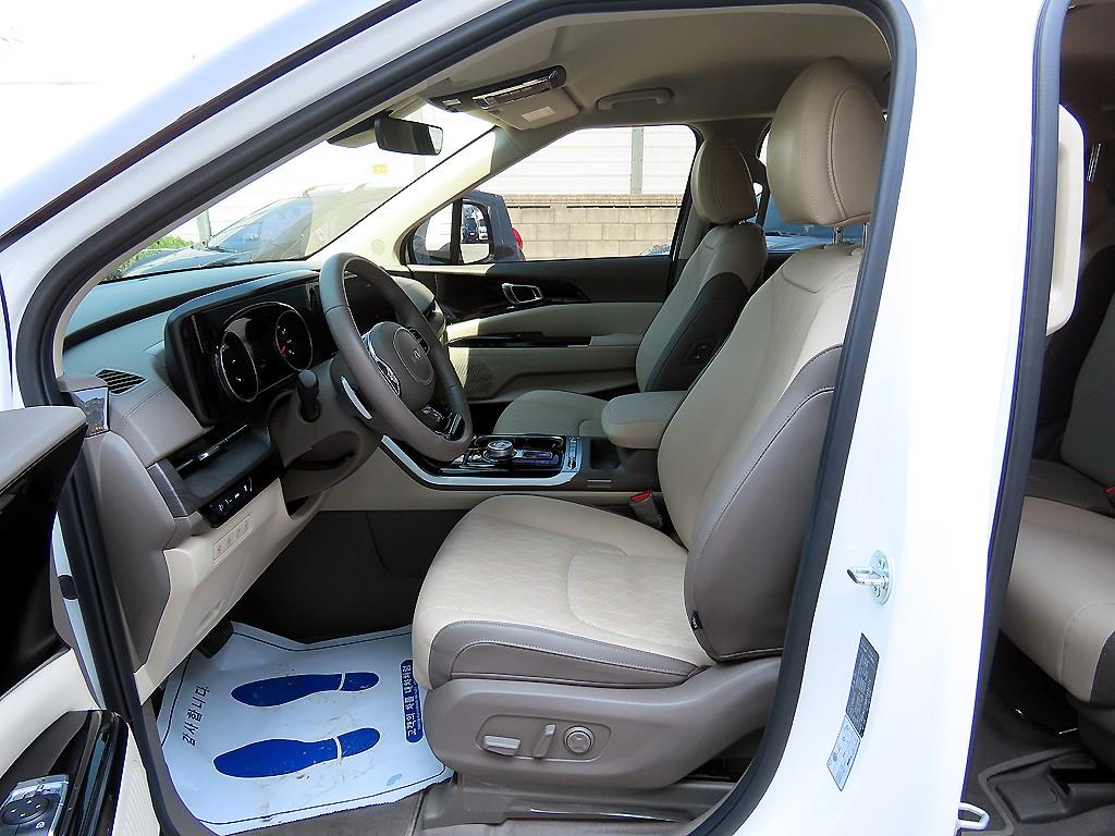 KIA Carnival - Vista 5