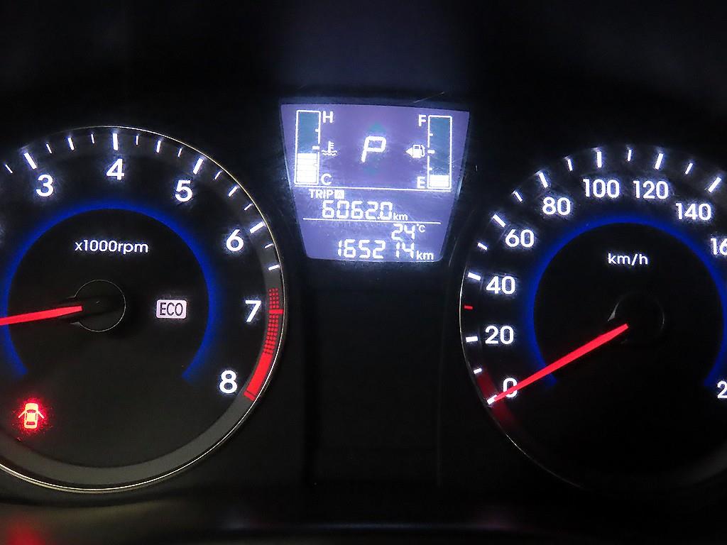 HYUNDAI Accent - Vista 9