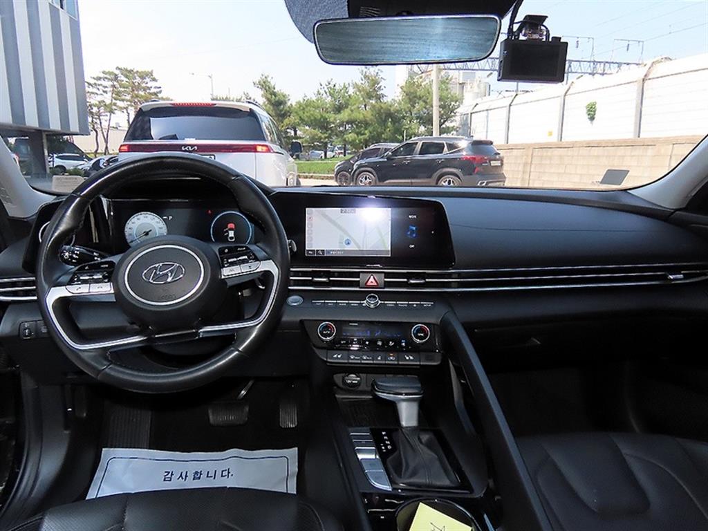 HYUNDAI Avante - Vista 7