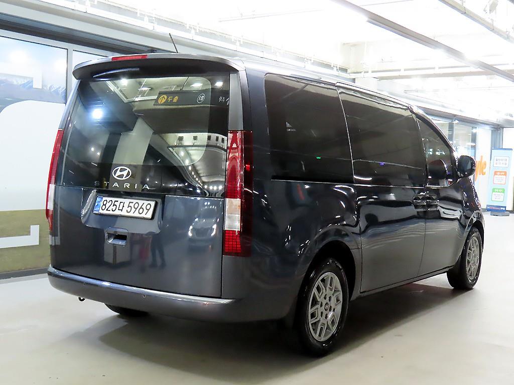 HYUNDAI Staria - Vista 4