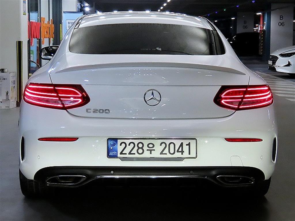 Mercedes Benz C Class - Vista 5