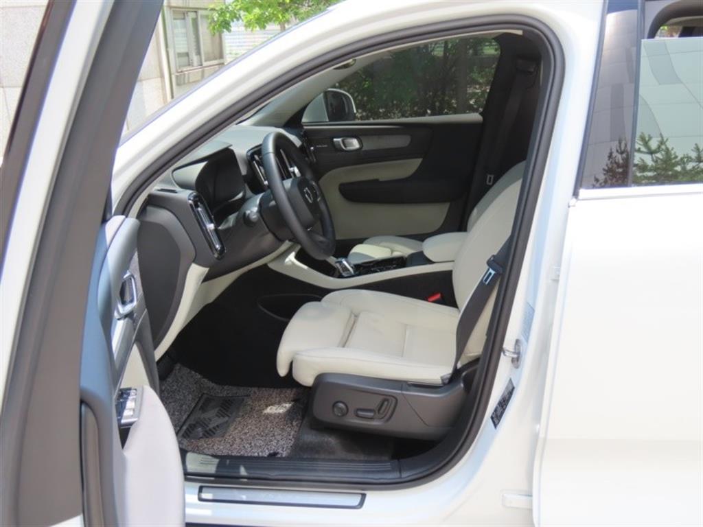 Volvo XC40 2025 - Importación desde Corea - HF Imports Iquique - Foto 13