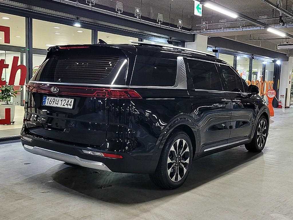 KIA Carnival - Vista 4