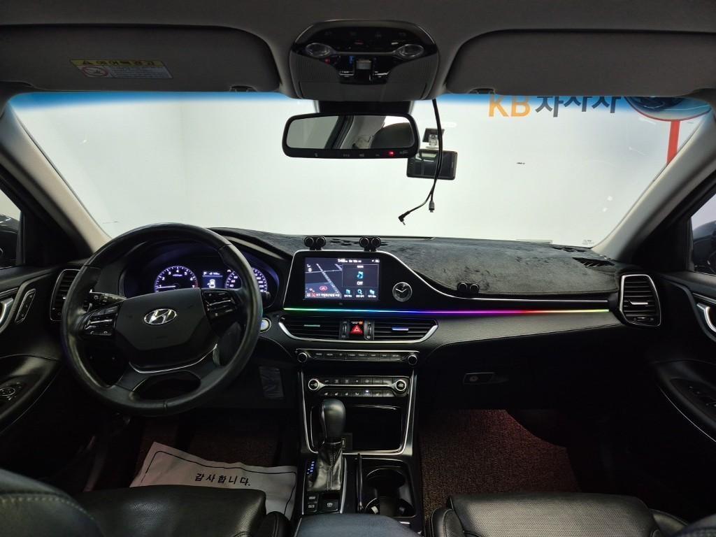 HYUNDAI Grandeur - Vista 7