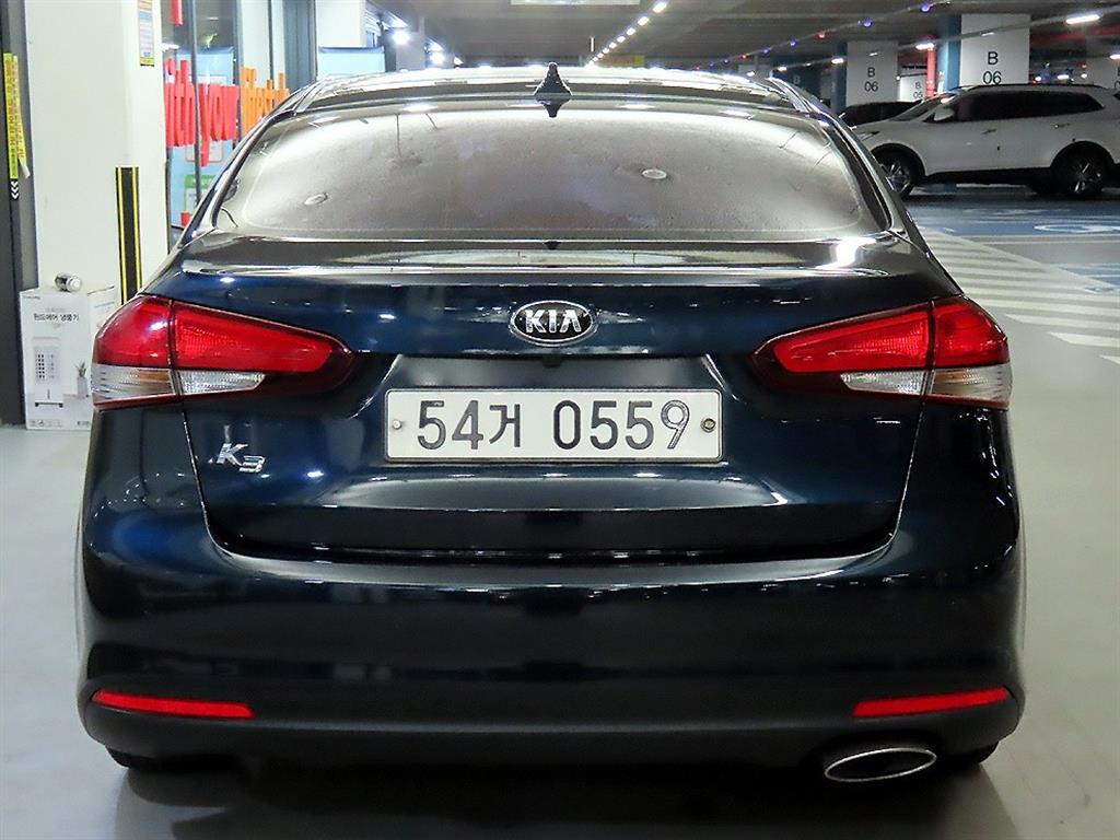 KIA K3 - Vista 5
