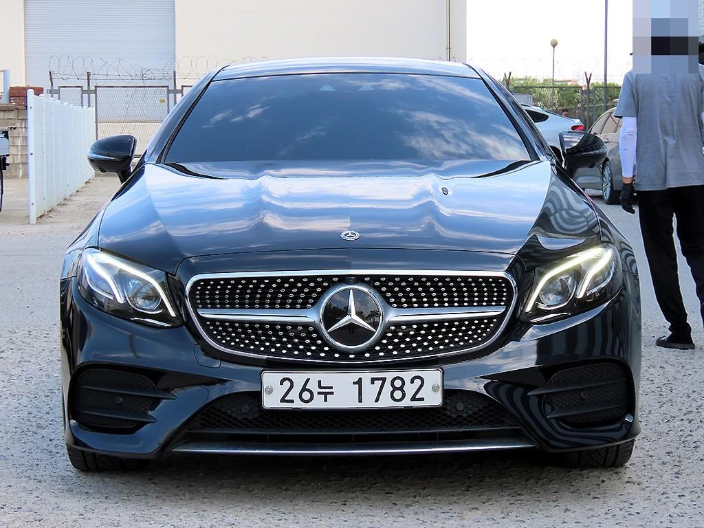 Mercedes Benz E class 2017 Negro - Importación desde Corea - HF Imports Iquique - Foto 1