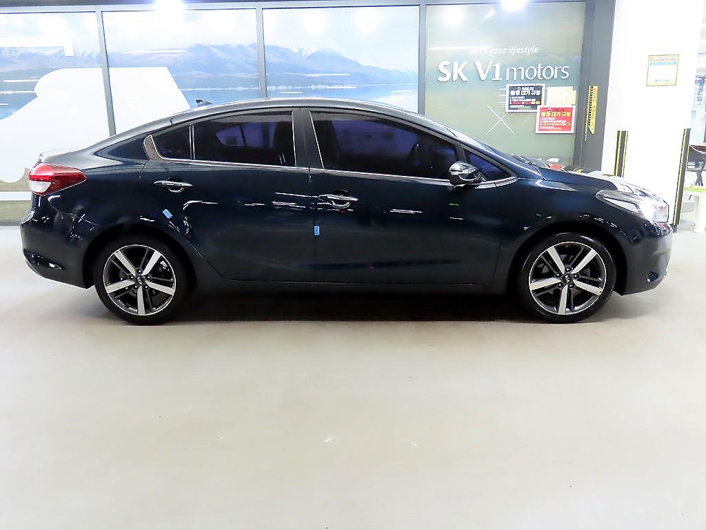 KIA K3 - Vista 3
