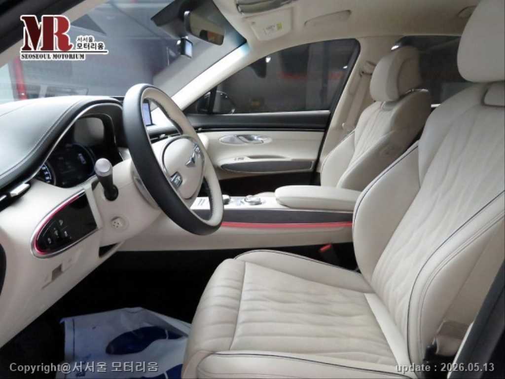 Genesis GV70 - Vista 5