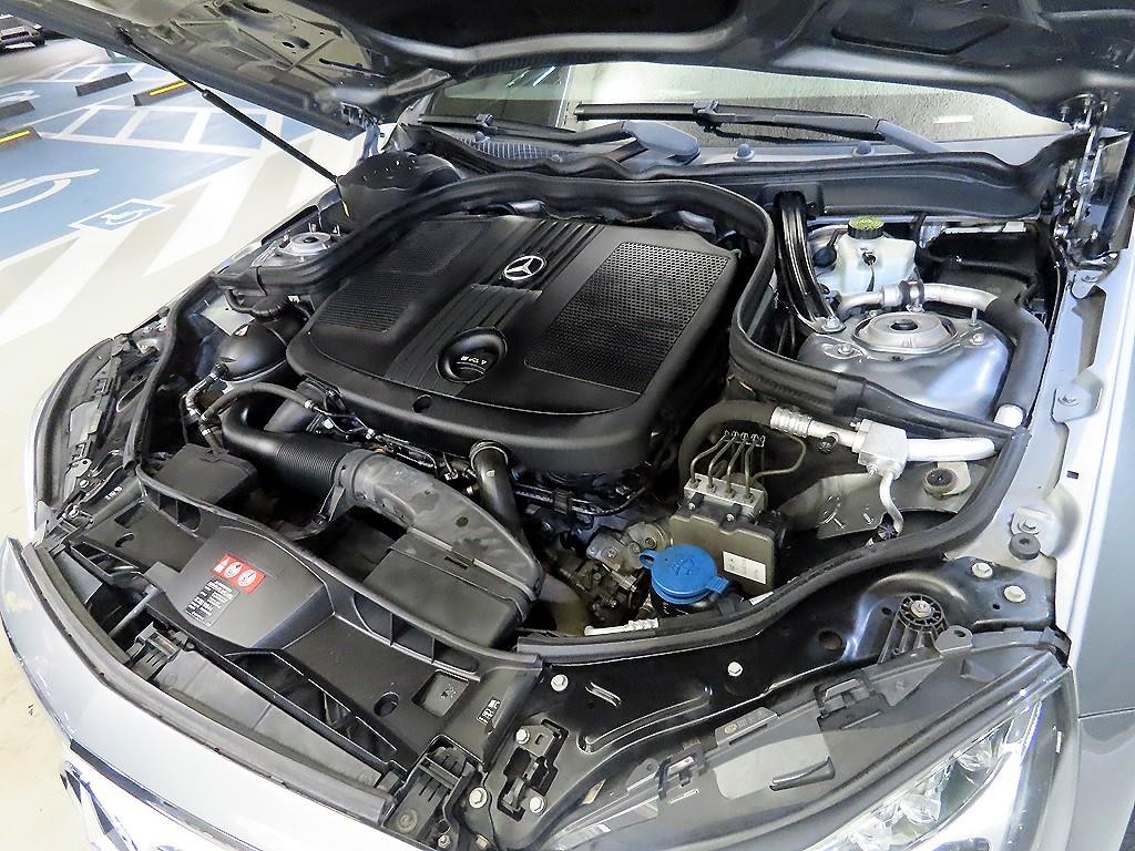 Mercedes Benz E class 2014 Plateado - Importación desde Corea - HF Imports Iquique - Foto 19