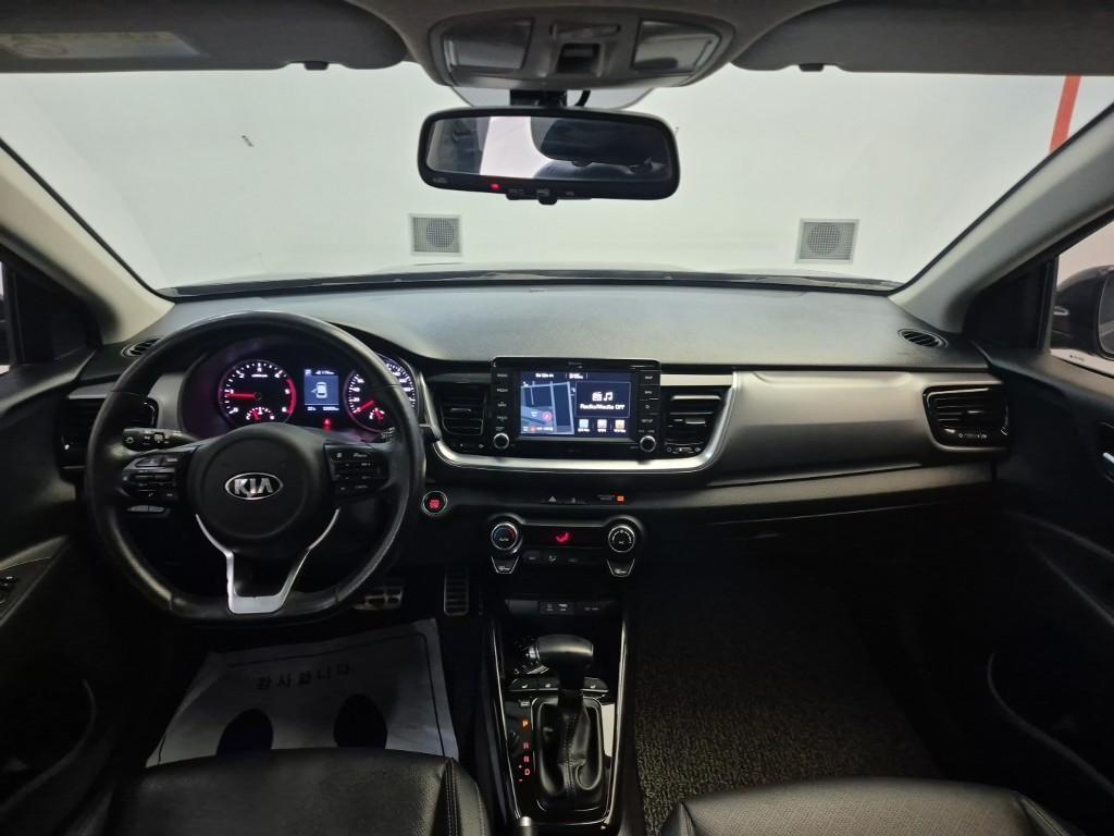 KIA Stonic - Vista 7