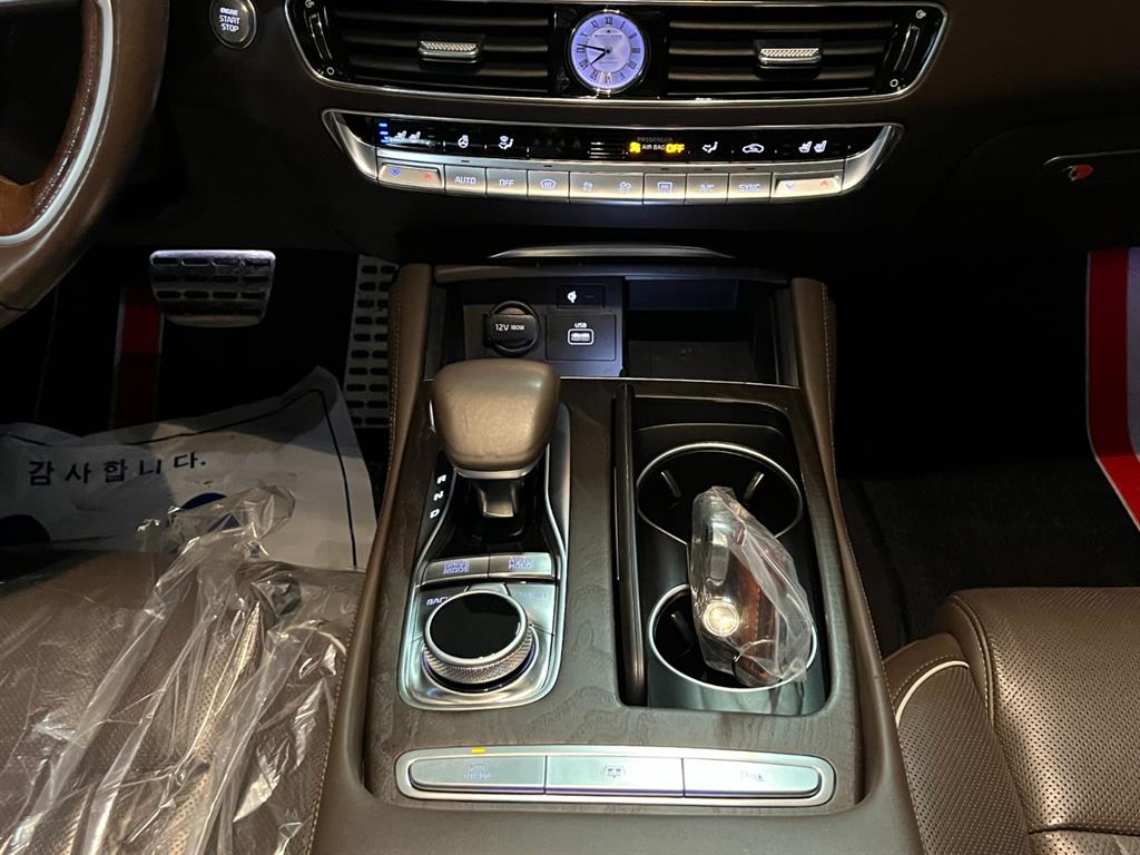 KIA K9 - Vista 10