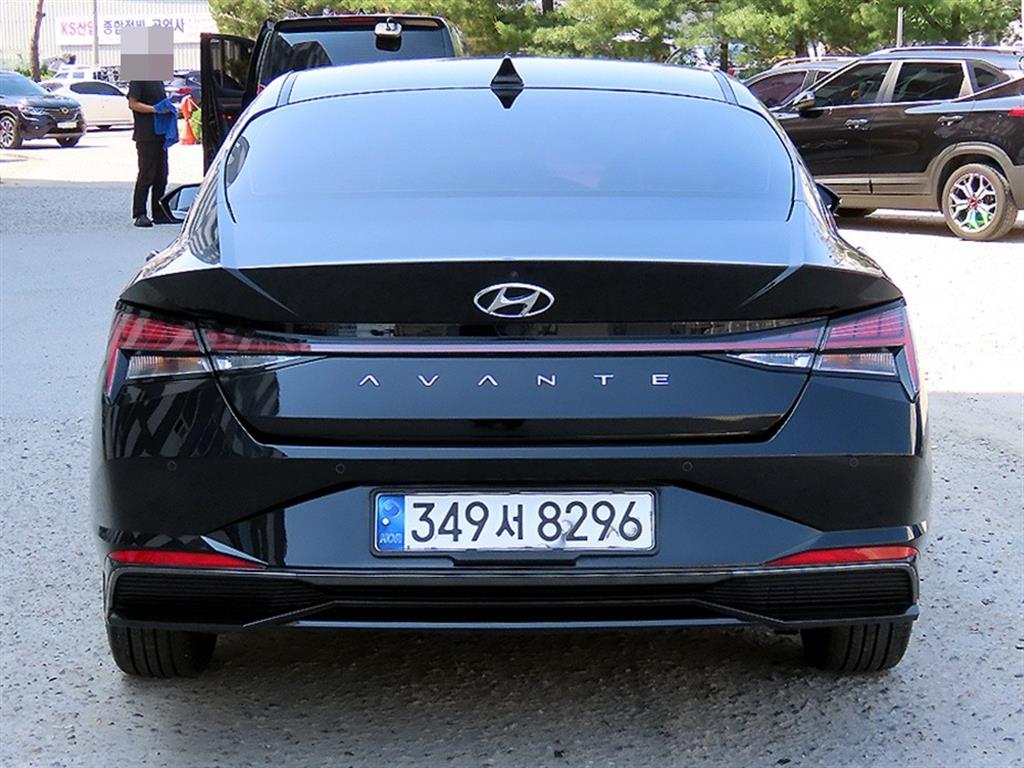 HYUNDAI Avante - Vista 4