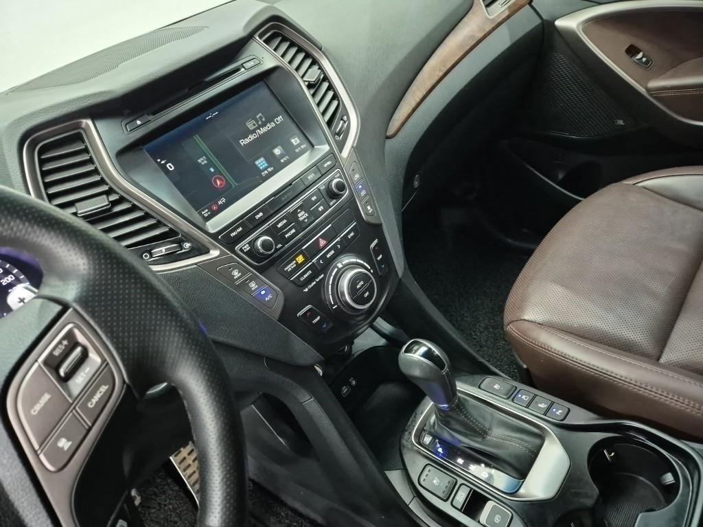 HYUNDAI Maxcruz - Vista 10