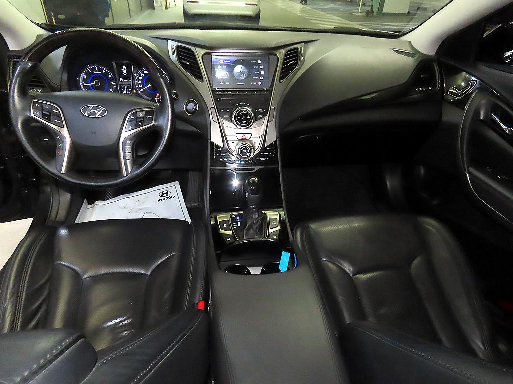 HYUNDAI Grandeur - Vista 10