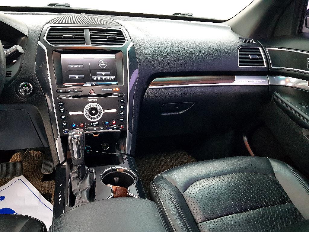 Ford Explorer - Vista 10