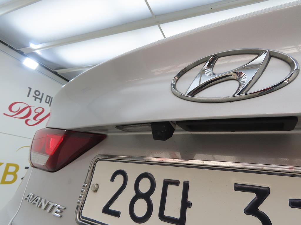 HYUNDAI Avante 2017 Plateado - Importación desde Corea - HF Imports Iquique - Foto 17