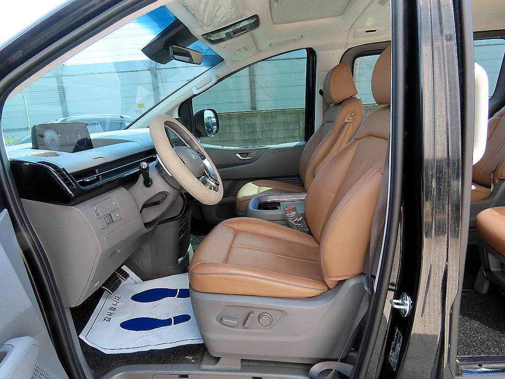 HYUNDAI Staria - Vista 5