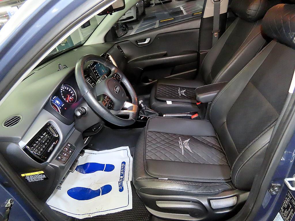 KIA Stonic - Vista 6