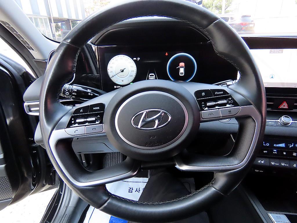 HYUNDAI Avante - Vista 8